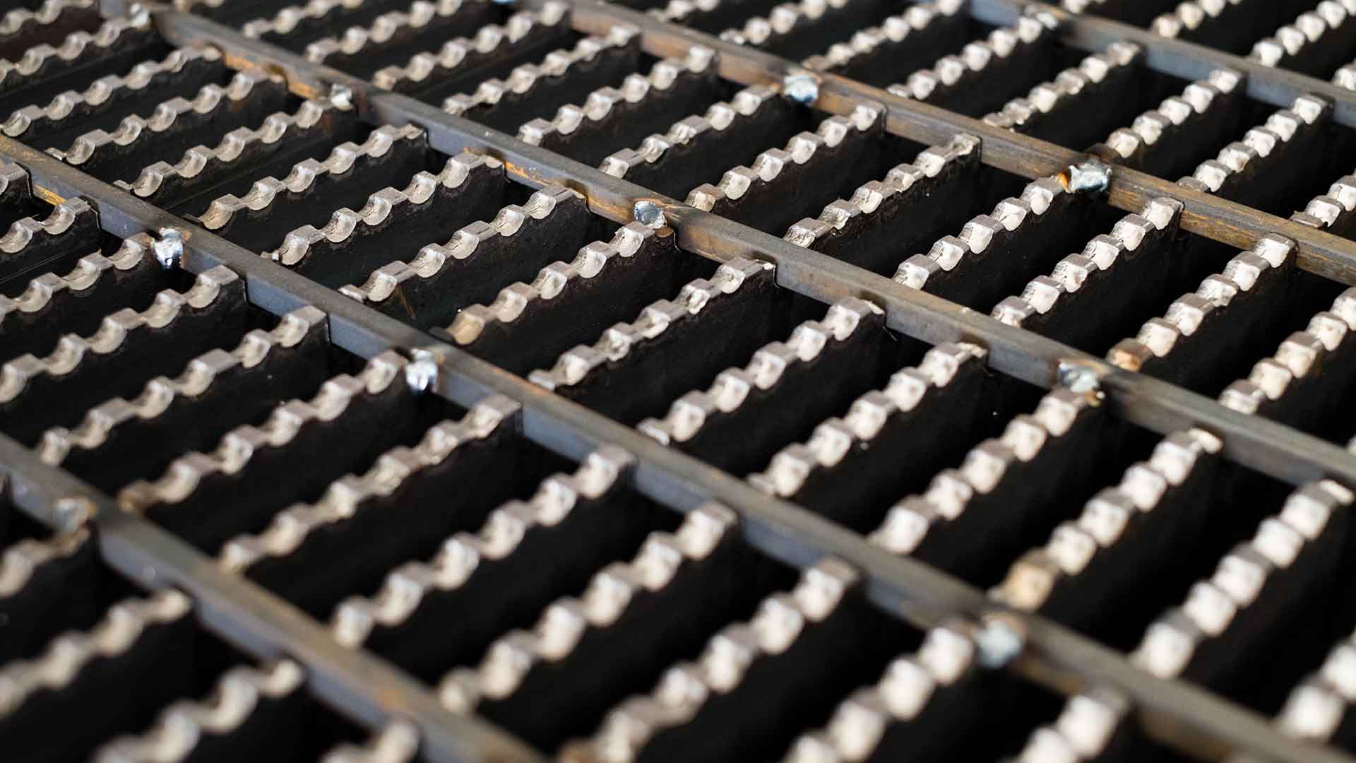 Serrated Grating